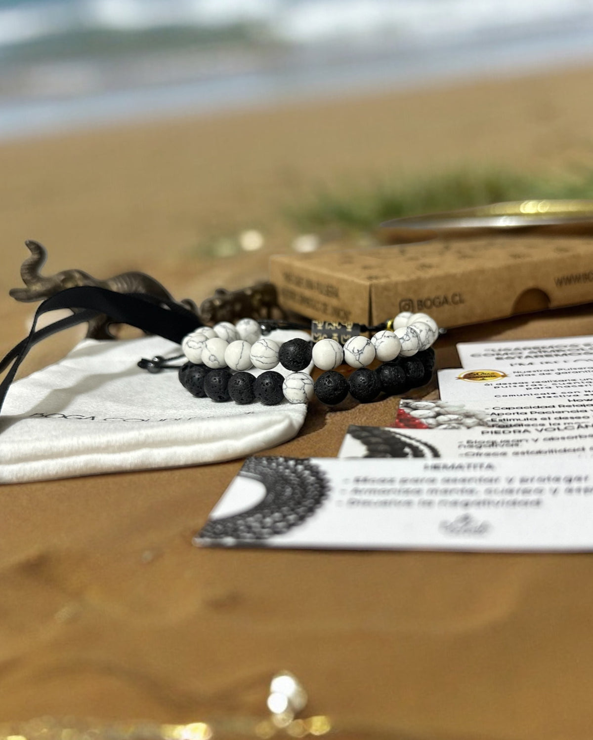 Pulseras de Distancia Volcanica y Howlita.