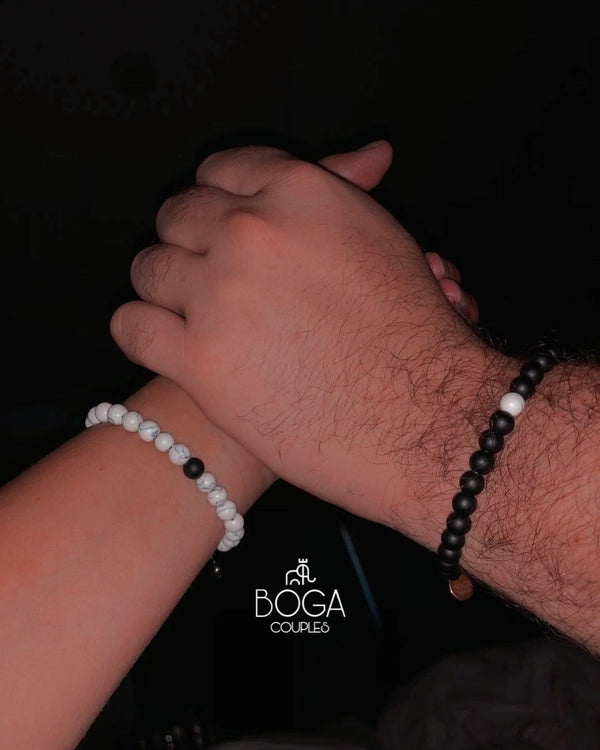 Pulseras de Distancia Mini Onix Mate y Howlita Blanca. - Boga Couples