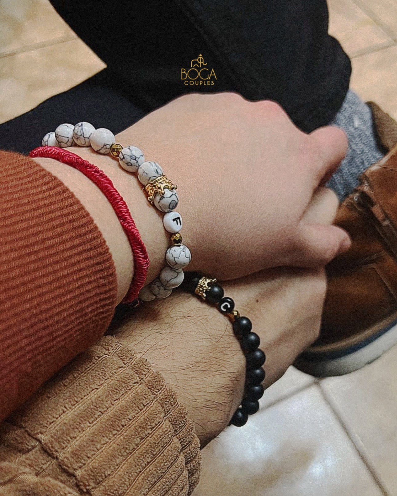 Pulseras Coronas Tipo Zero con Iniciales.