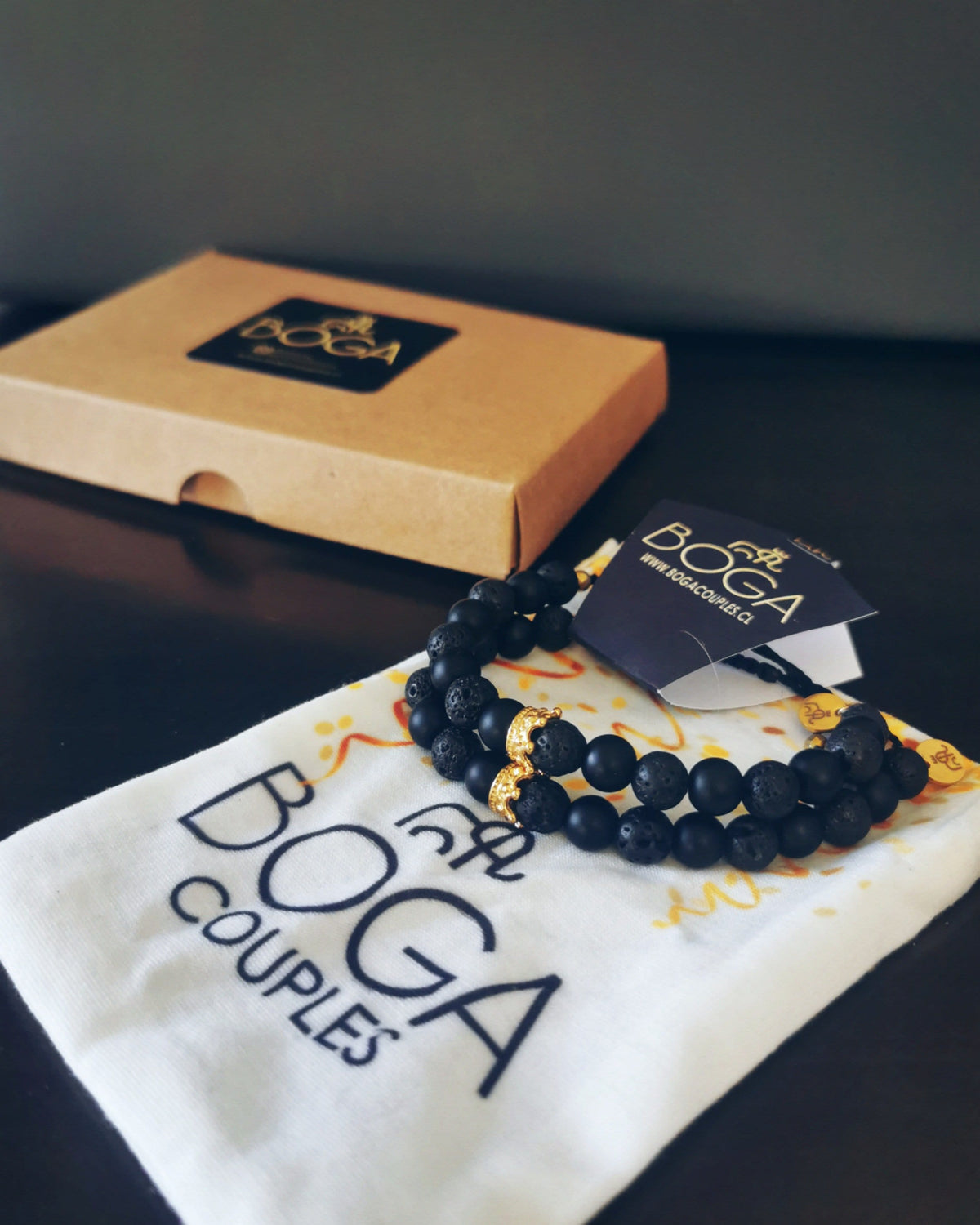 Pulseras Elegant Crown Onix y Volcanica.