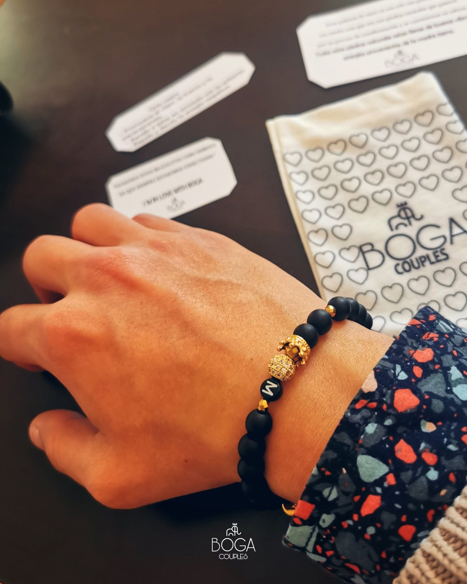 Pulsera Negra Corona Premium Zero Con inicial