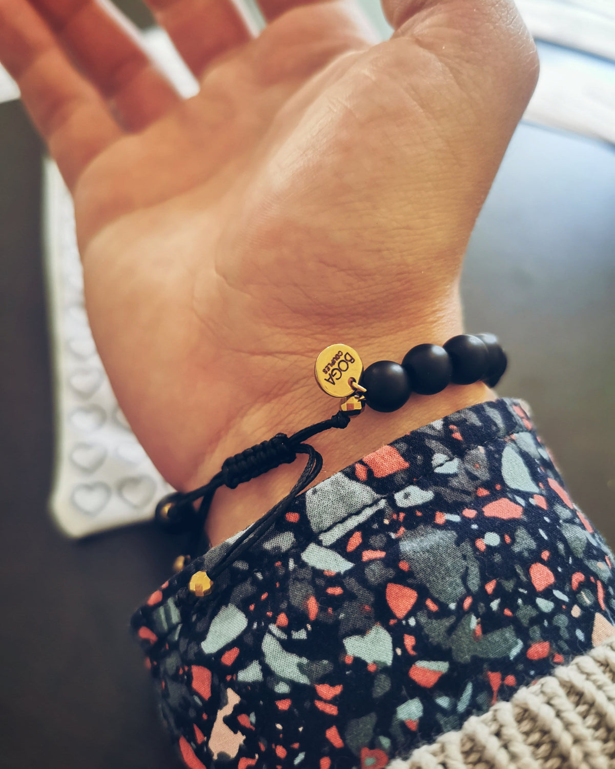 Pulsera Corona de Distancia Onix con Inicial