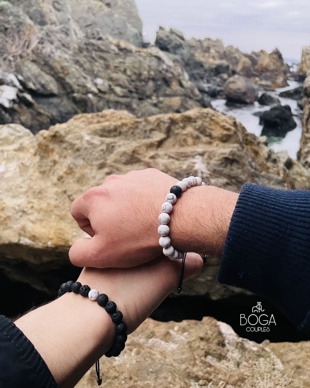 Pulseras de Distancia Volcanica y Howlita.