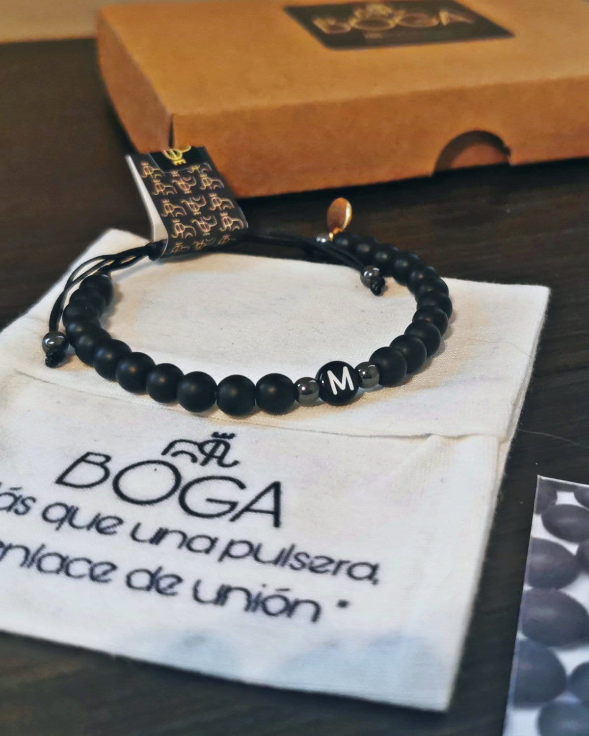 Pulsera de Piedras Onix Mate con Inicial.