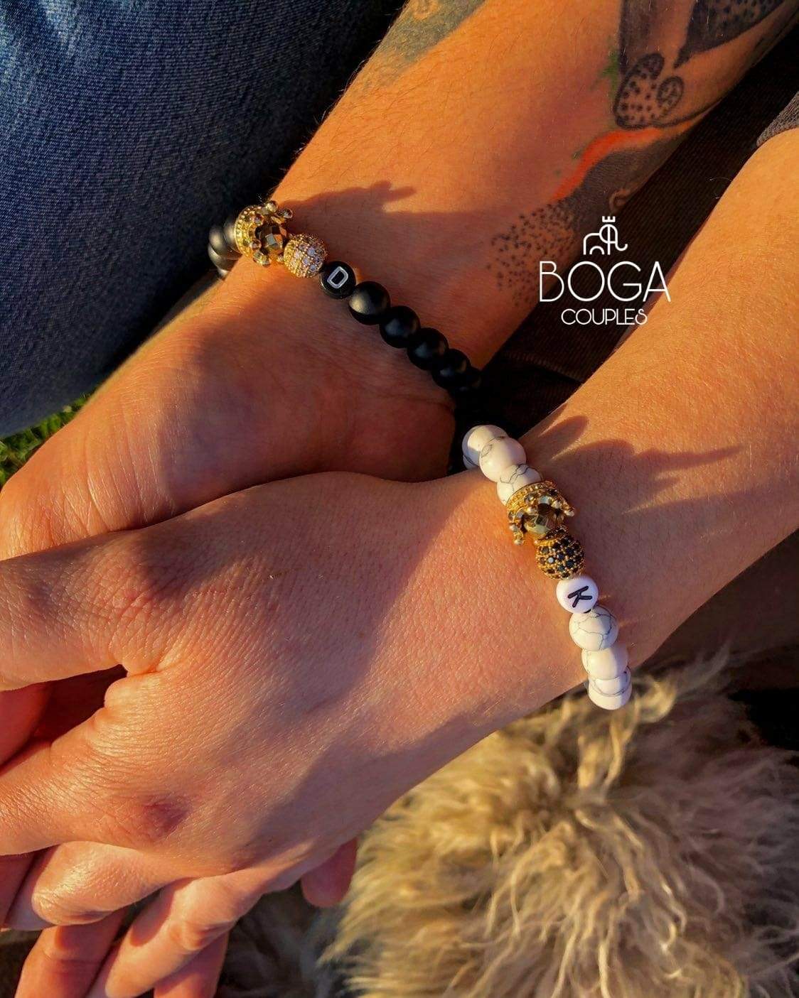 Coronas de Distancia Premium con Iniciales.