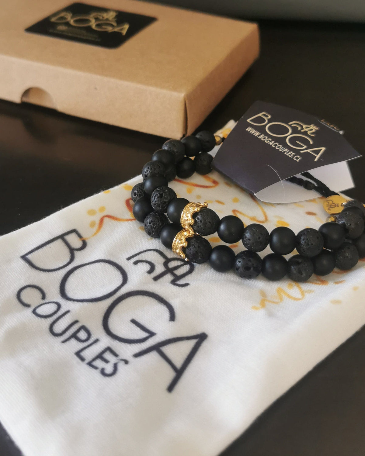 Pulseras Elegant Crown Onix y Volcanica.